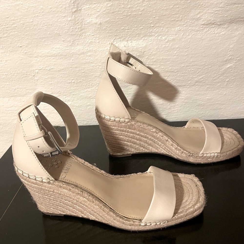 Vince Camuto Ivory Wedge espadrilles. Size 8..